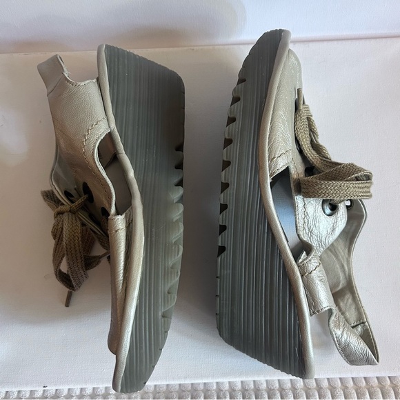 Fly London Wedge Heel Platform Lace Up Gold Shimmer Sandal Size 10 - Picture 7 of 11